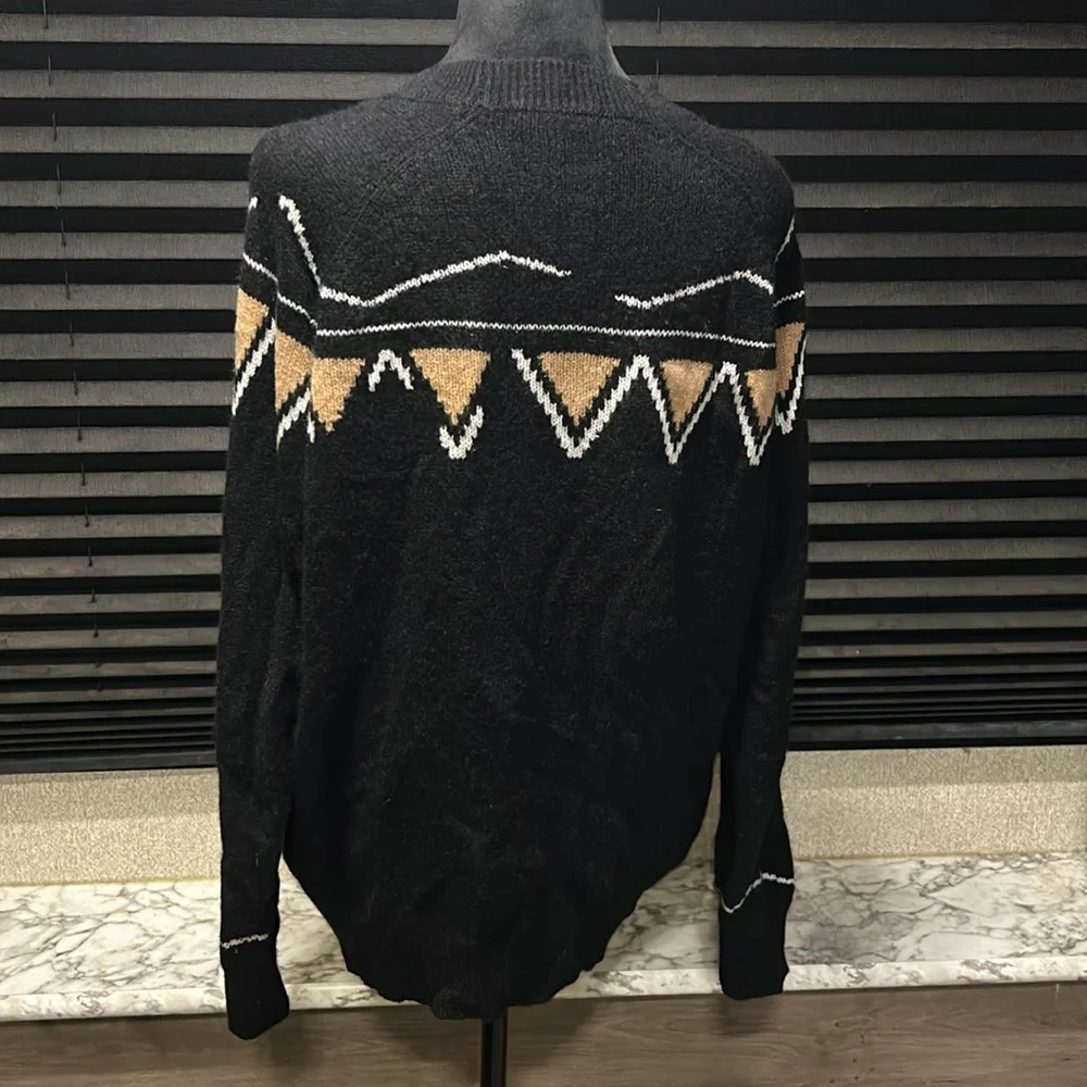 360 Cashmere Women’s Black w‎ Chest Print LS 100% Cashmere Sweater Medium